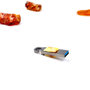 USB flash drive decorated with amber mosaic