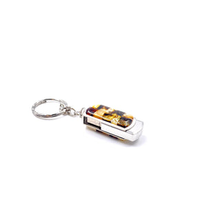 Keychain USB decorated with amber mosaic