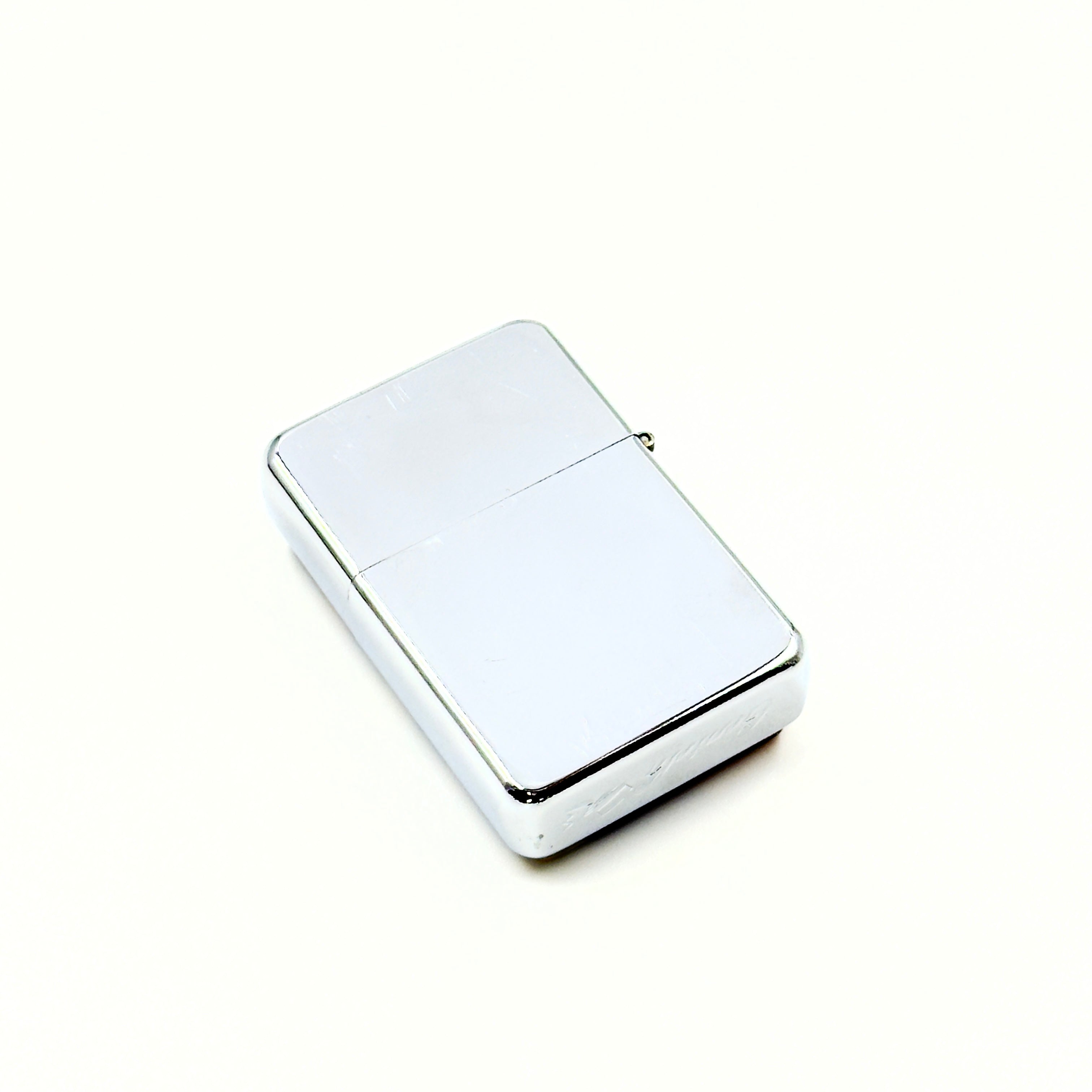 Zippo Lighter in Silver Finish – Stylish Pocket Accessory