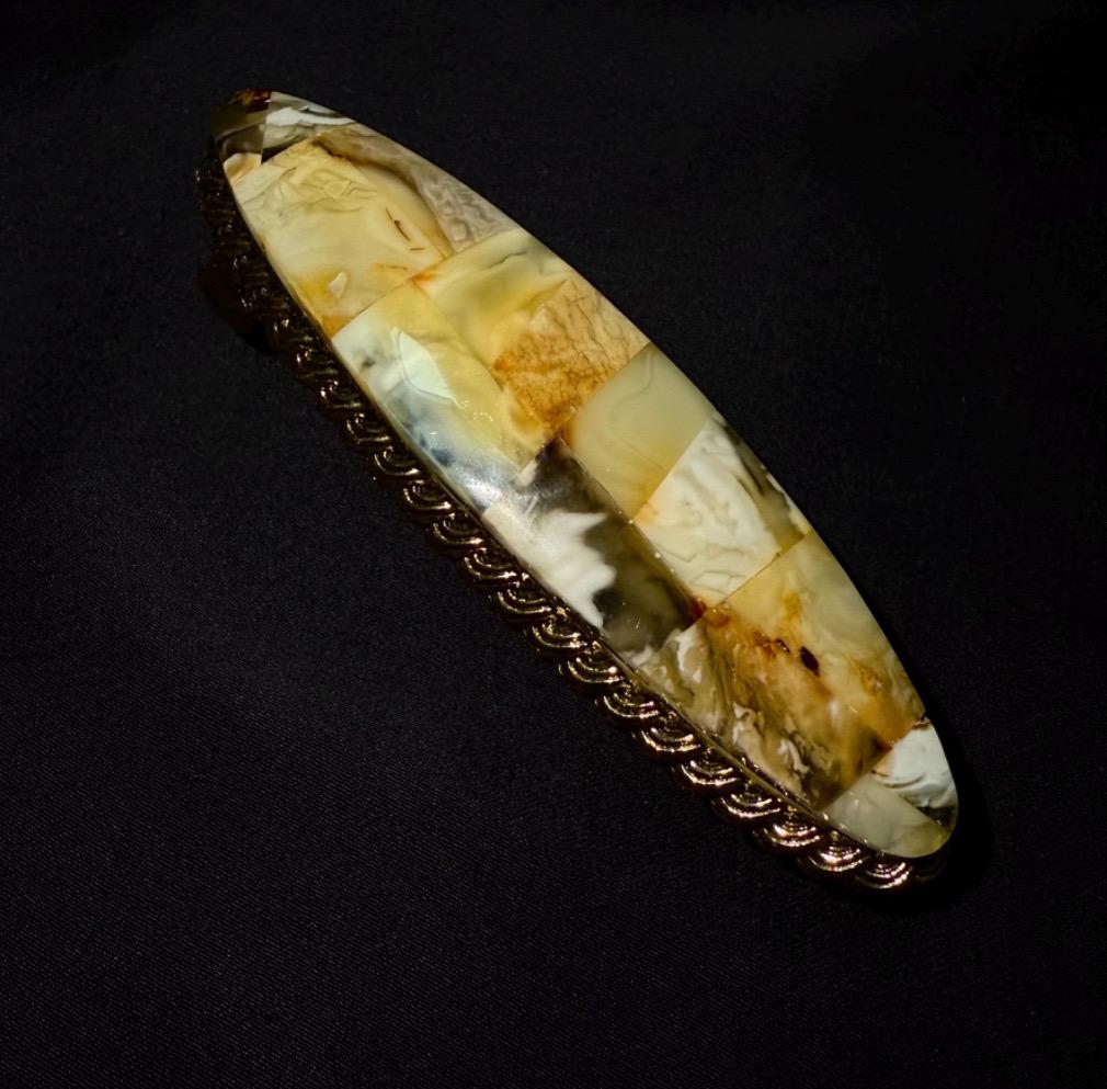 Black Framed Oval Hairpin