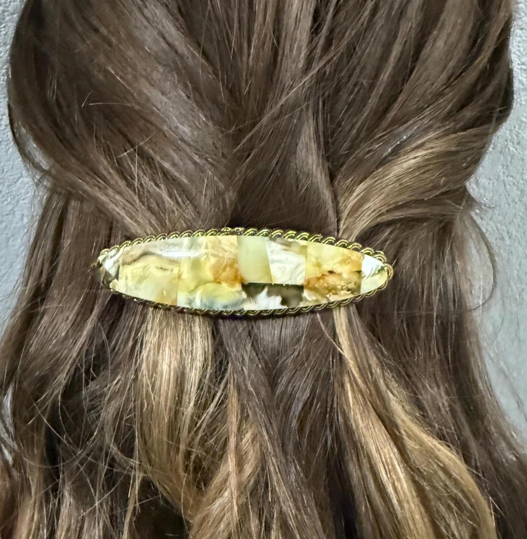 Black Framed Oval Hairpin